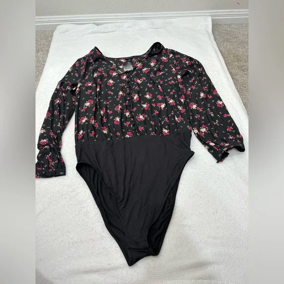 NWT Torrid Floral Silk Bodysuit - Picture 2 of 6